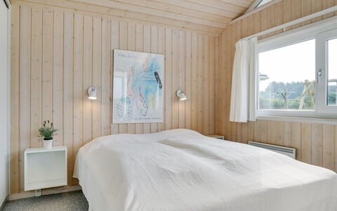 Iacobus - 400M from the Sea: Træ, Soveværelse, Loft, Indretning, Seng, Gulvbelægning, Etage, Hjem, Sengetøj, Sengetøj