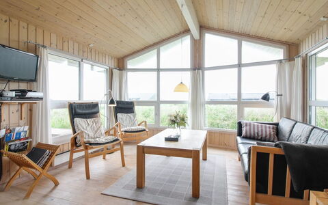 Fanija - 200M from the Sea: Møbel, Indretning, Træ, Loft, Etage, Gulvbelægning, Hjem, Værelse, Stue, Stol