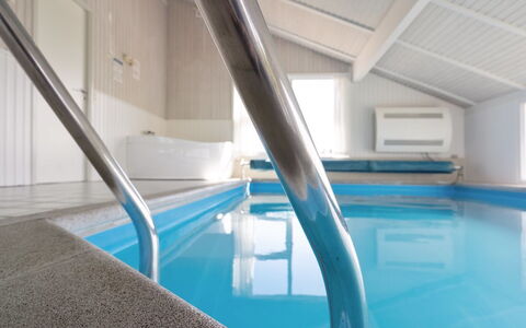 Serine - 800M from the Sea: Loft, Gulvbelægning, Indretning, Etage, Kompositmateriale, Møbel, Udvej, Hotel, Design, Dagslys