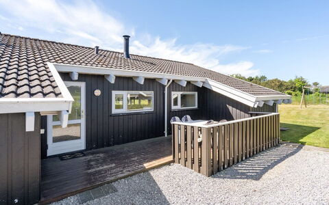 Serine - 800M from the Sea: Loft, Gulvbelægning, Indretning, Etage, Kompositmateriale, Møbel, Udvej, Hotel, Design, Dagslys