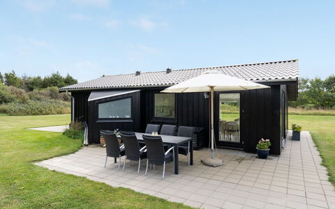 Thilde - 800M from the Sea: 