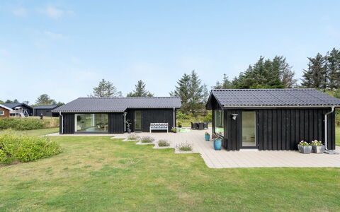 Thilde - 800M from the Sea: 
