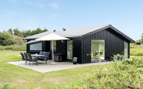 Thilde - 800M from the Sea: 