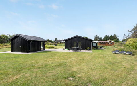Thilde - 800M from the Sea: 