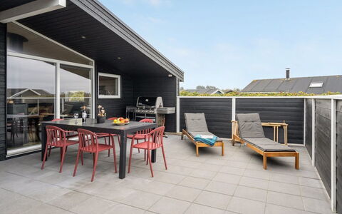 Eevert - 300M from the Sea: Plantesamfund, Sollys, Urteagtig Plante, Have, Plantation, Landbrug, Farm