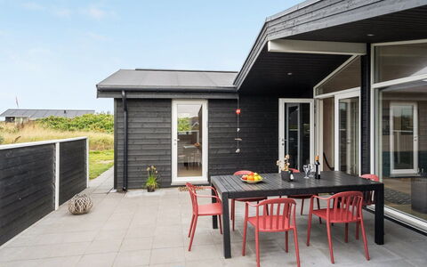 Eevert - 300M from the Sea: Plantesamfund, Sollys, Urteagtig Plante, Have, Plantation, Landbrug, Farm