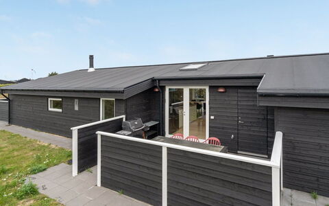 Eevert - 300M from the Sea: Plantesamfund, Sollys, Urteagtig Plante, Have, Plantation, Landbrug, Farm