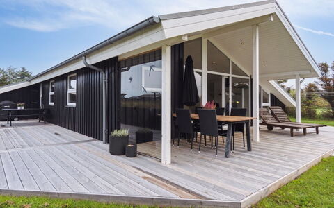 Herbiorn - 403M from the Sea: Gulvbelægning, Væg, Etage, Indretning, Træ, Loft, Trægulve, Belysning, Møbel, Laminat Gulv