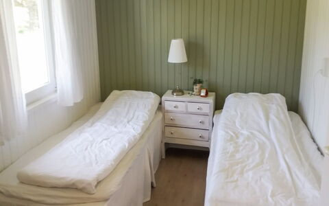 Gerlef - 382M from the Sea: Træ, Møbel, Etage, Gulvbelægning, Soveværelse, Indretning, Seng, Sengetøj, Sengetøj, Bed Frame
