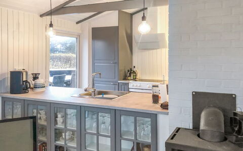 Gerlef - 382M from the Sea: Køkken, Indretning, Køkken Apparat, Countertop, Møbel, Gulvbelægning, Loft, Cabinetry, Værelse, Lysarmatur