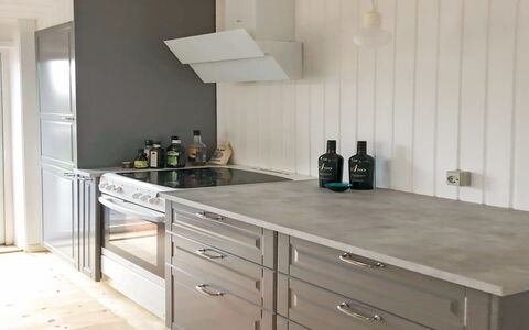 Gerlef - 382M from the Sea: Træ, Gulvbelægning, Etage, Møbel, Køkken, Cabinetry, Countertop, Køkken Apparat