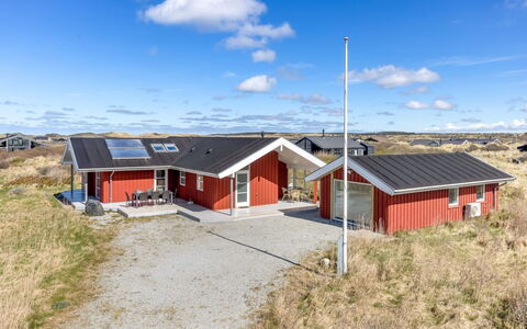 Björnstjerne - 400M from the Sea: Plantesamfund, Sollys, Urteagtig Plante, Have, Plantation, Landbrug, Farm