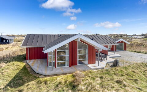 Björnstjerne - 400M from the Sea: Plantesamfund, Sollys, Urteagtig Plante, Have, Plantation, Landbrug, Farm