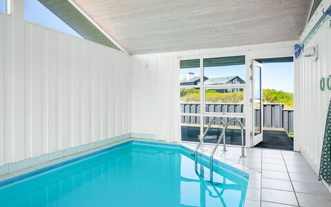 Venja - 200M from the Sea: Arkitektur, Tag, Hjem, Kompositmateriale, Dagslys, Sidespor, Indkørsel