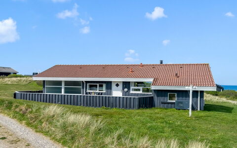Venja - 200M from the Sea: Arkitektur, Tag, Hjem, Kompositmateriale, Dagslys, Sidespor, Indkørsel