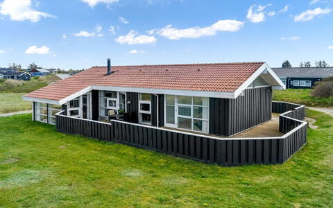Venja - 200M from the Sea: Arkitektur, Tag, Hjem, Kompositmateriale, Dagslys, Sidespor, Indkørsel