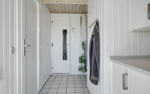 Hermund - 110M from the Sea: Træ, Sommerhus, Hårdttræ, Planke, Bejdse, Garden Bygninger, Design, Gård, Bjælkehytte, Backyard