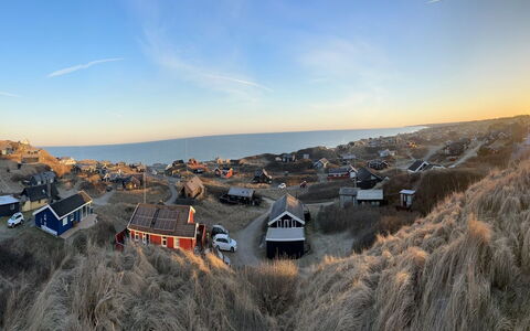 Hermande - 203M from the Sea: Møbel, Indretning, Stol, Gulvbelægning, Bord, Udvej, Etage, Loft, Værelse, Eco Hotel