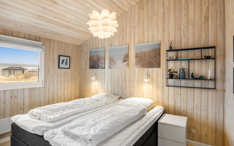 Zafirka - 364M from the Sea: Træ, Soveværelse, Loft, Seng, Sengetøj, Sengetøj, Bed Frame, Fryser, Is Kappe, Vinter