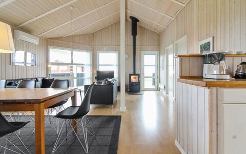 Mette - 98M from the Sea: Plantesamfund, Sollys, Urteagtig Plante, Have, Plantation, Landbrug, Farm