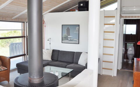 Sigvalda - 250M from the Sea: Træ, Indretning, Gulvbelægning, Loft, Etage, Møbel, Stue, Værelse, Trægulve, Stol
