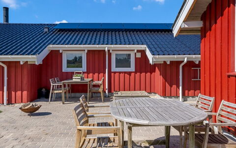 Skrallan - 400M from the Sea: Arkitektur, Tag, Hjem, Kompositmateriale, Dagslys, Sidespor, Indkørsel