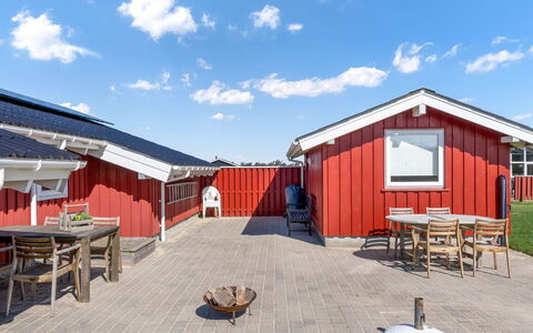 Skrallan - 400M from the Sea: Arkitektur, Tag, Hjem, Kompositmateriale, Dagslys, Sidespor, Indkørsel