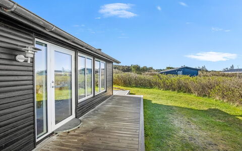 Danja - 300M from the Sea: Plantesamfund, Sollys, Urteagtig Plante, Have, Plantation, Landbrug, Farm