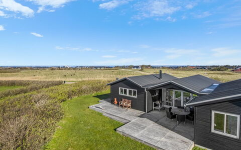 Danja - 300M from the Sea: Plantesamfund, Sollys, Urteagtig Plante, Have, Plantation, Landbrug, Farm
