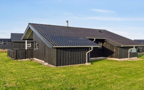 Auvo - 600M from the Sea: Hus, Hjem, Boligområde, Tag, Sommerhus, Land Lot, Estate, Gård, Have, Sidespor