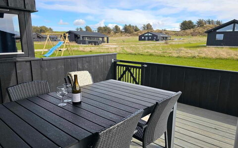 Auvo - 600M from the Sea: Plantesamfund, Sollys, Urteagtig Plante, Have, Plantation, Landbrug, Farm