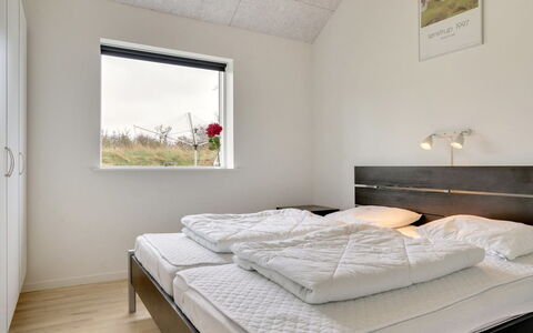 Swarthofthi - 1.5Km from the Sea: Soveværelse, Loft, Seng, Indretning, Sengetøj, Sengetøj, Etage, Sengetøj, Værelse, Bed Frame