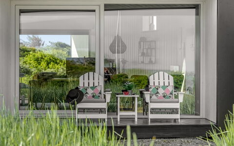Vilda - 416M from the Sea: Møbel, Indretning, Stol, Hjem, Udendørs Møbler, Have, Blomsterkrukke, Stueplante, Udendørs Struktur, Gårdhave