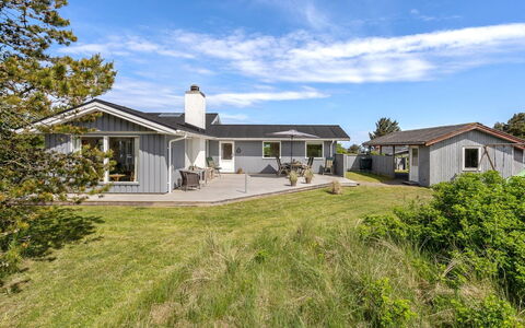 Wolfger - 350M from the Sea: Græs, Græs-, Land Lot, Sommerhus, Landdistrikt, Eng, Garden Bygninger, Have, Skur