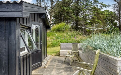 Albert - 340M from the Sea: Træ, Busk, Land Lot, Sommerhus, Bunddække, Garden Bygninger, Skur, Planke, Sidespor, Have