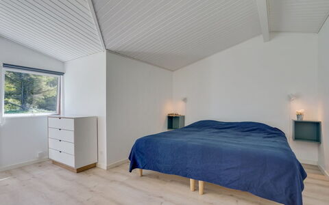 Albert - 340M from the Sea: Loft, Indretning, Træ, Gulvbelægning, Etage, Værelse, Soveværelse, Trægulve, Seng, Sengetøj