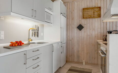Alexandria - 1.5Km from the Sea: Køkken, Countertop, Køkken Apparat, Større Bandage, Træ, Gulvbelægning, Indretning, Cabinetry, Møbel, Loft
