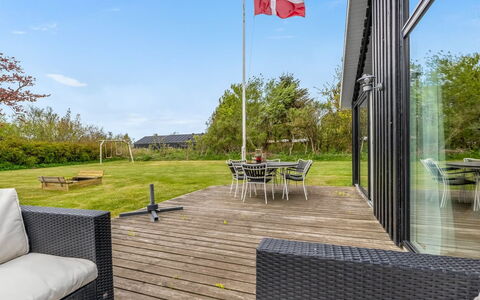 Alexandria - 1.5Km from the Sea: Græs, Land Lot, Lawn, Bunddække, Have, Skygge, Landscaping, Gård, Estate, Design