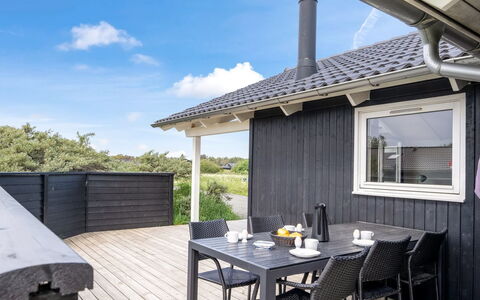 Frejdis - 1.1Km from the Sea: Træ, Veranda, Hjem, Dæk, Hårdttræ, Dør, Skygge, Planke, Bejdse