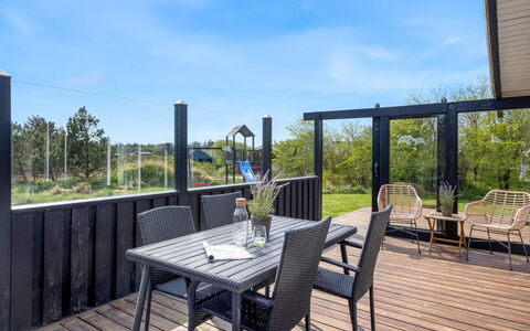 Wante - 900M from the Sea: Tag, Sommerhus, Hjem, Skygge, Sidespor, Stuehus, Veranda, Udendørs Struktur, Garden Bygninger