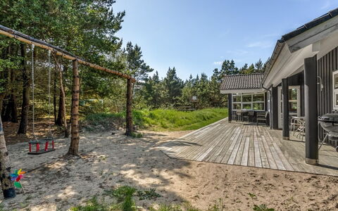 Winder - 1.3Km from the Sea: Sommerhus, Hjem, Hus, Tag, Veranda, Estate, Sidespor, Garden Bygninger, Stuehus, Gård