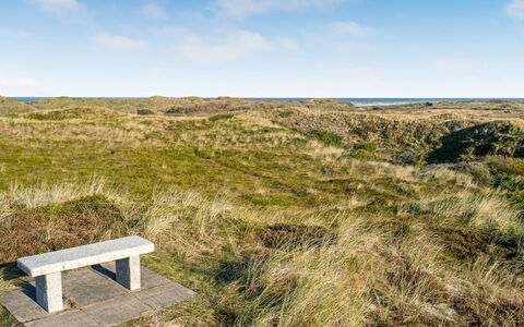 Fransisca - 600M from the Sea: Blå, Busk, Sommerhus, Bunddække, Have, Estate, Skygge, Landscaping, Stuehus, Eco Hotel