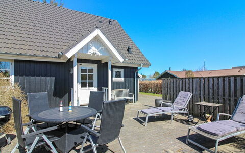 Othelia - 1.8Km from the Sea: Boligområde, Tag, Forstad, Indkørsel, Estate, Skorsten