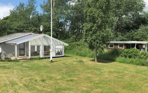 Gonda - 500M from the Sea: Tag, Hus, Hjem, Sommerhus, Sidespor, Estate, Indkørsel, Garden Bygninger, Gård, Skur