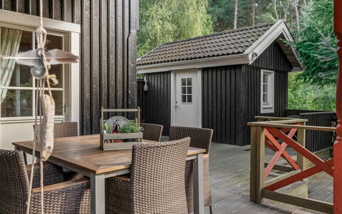 Bernadine - 350M from the Sea: Træ, Hjem, Veranda, Dæk, Hårdttræ, Tag, Bejdse, Trægulve, Eco Hotel