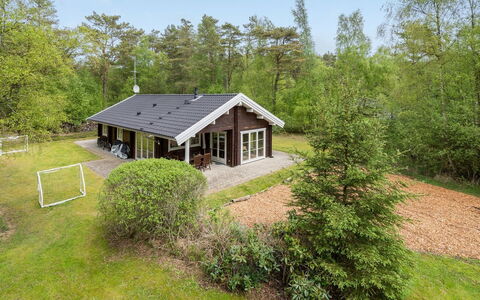 Rosamunde - 1.3Km from the Sea: Tag, Hus, Hjem, Sommerhus, Sidespor, Estate, Indkørsel, Garden Bygninger, Gård, Skur
