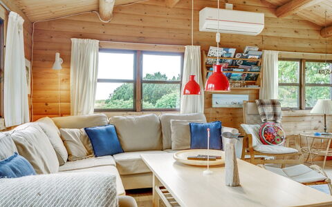 Gorjan - 300M from the Sea: Møbel, Indretning, Couch, Træ, Loft, Gulvbelægning, Værelse, Etage, Stue, Hjem
