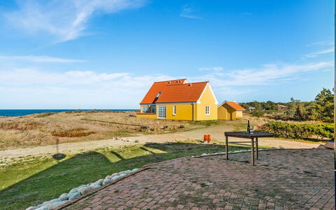 Solvej - 120M from the Sea: Blå, Hus, Sommerhus, Landskab, Land Lot, Hjem, Almindeligt, Tag, Morgen, Sollys