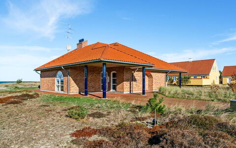 Solvej - 120M from the Sea: Tag, Hus, Hjem, Sommerhus, Sidespor, Estate, Indkørsel, Garden Bygninger, Gård, Skur