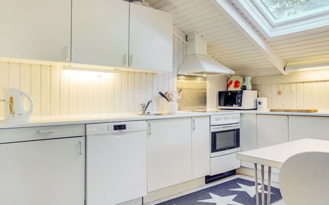 Helmtrud - 500M from the Sea: Gulvbelægning, Træ, Loft, Indretning, Større Bandage, Etage, Trægulve, Køkken, Køkken Apparat, Hjem